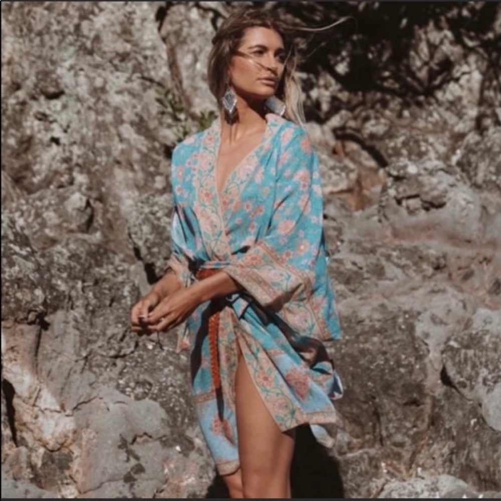 BNWT Spell Love Story Midi Robe S/M - Picture 6 of 17
